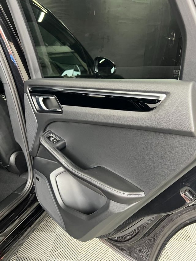 2025 PORSCHE MACAN - Photo 6