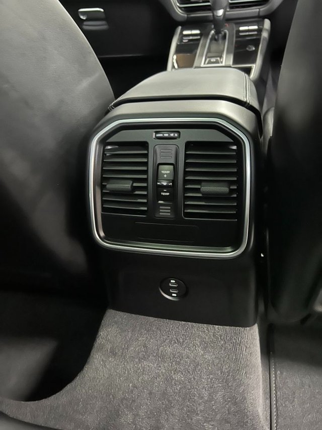2025 PORSCHE MACAN - Photo 8