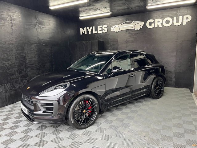 2025 PORSCHE MACAN - Photo 2