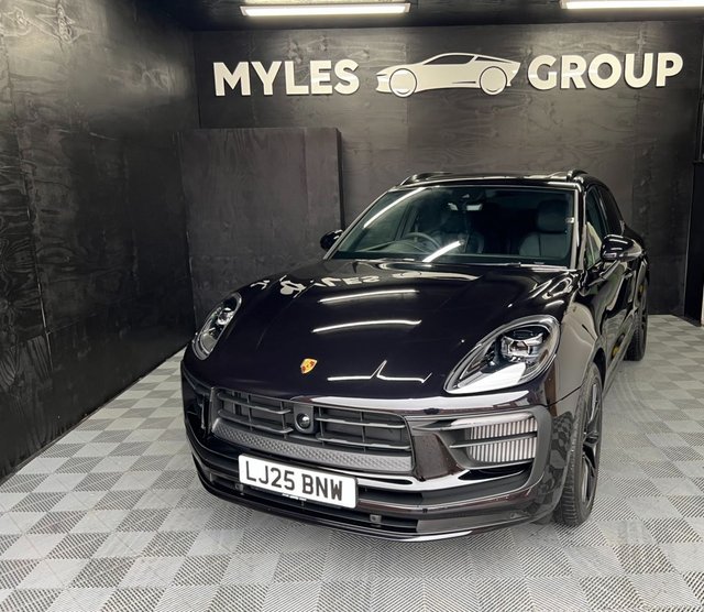 2025 PORSCHE MACAN - Photo 3