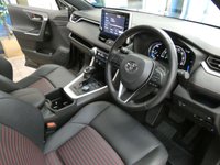 USED 2022 22 TOYOTA RAV4 2.5 VVT 18.1kWh Dynamic SUV 5dr Petrol Plug-in Hybrid CVT 4WD Euro 6 (s/s) (306 ps) SAT NAV PART LEATHER REAR VIEW CAMERA CRUISE CONTROL PARKING SENSORS GENUINE LOW MILES 1 OWNER SERVICE HISTORY TOYOTA WARRANTY TILL MARCH 2032
