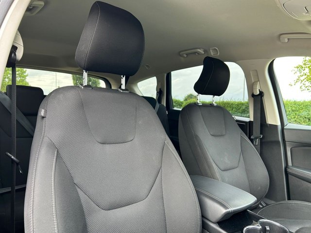 2021 Ford S-Max 2L Titanium 5dr - Photo 3