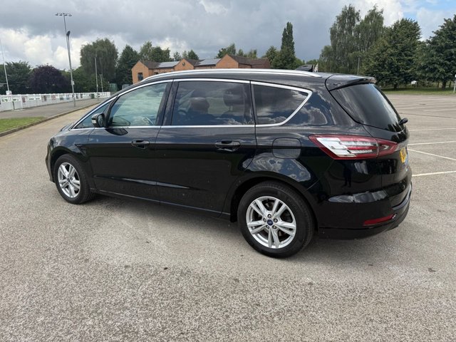 2021 Ford S-Max 2L Titanium 5dr - Photo 10
