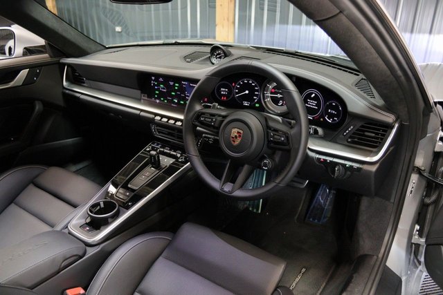 2023 PORSCHE 911 - Photo 2