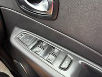 USED 2017 67 RENAULT CAPTUR 1.2 TCe ENERGY Dynamique Nav SUV 5dr Petrol Manual Euro 6 (s/s) (120 ps) 1 owner with Full Main Dealer History DAB radio, Sat Nav, Climate air conditioning