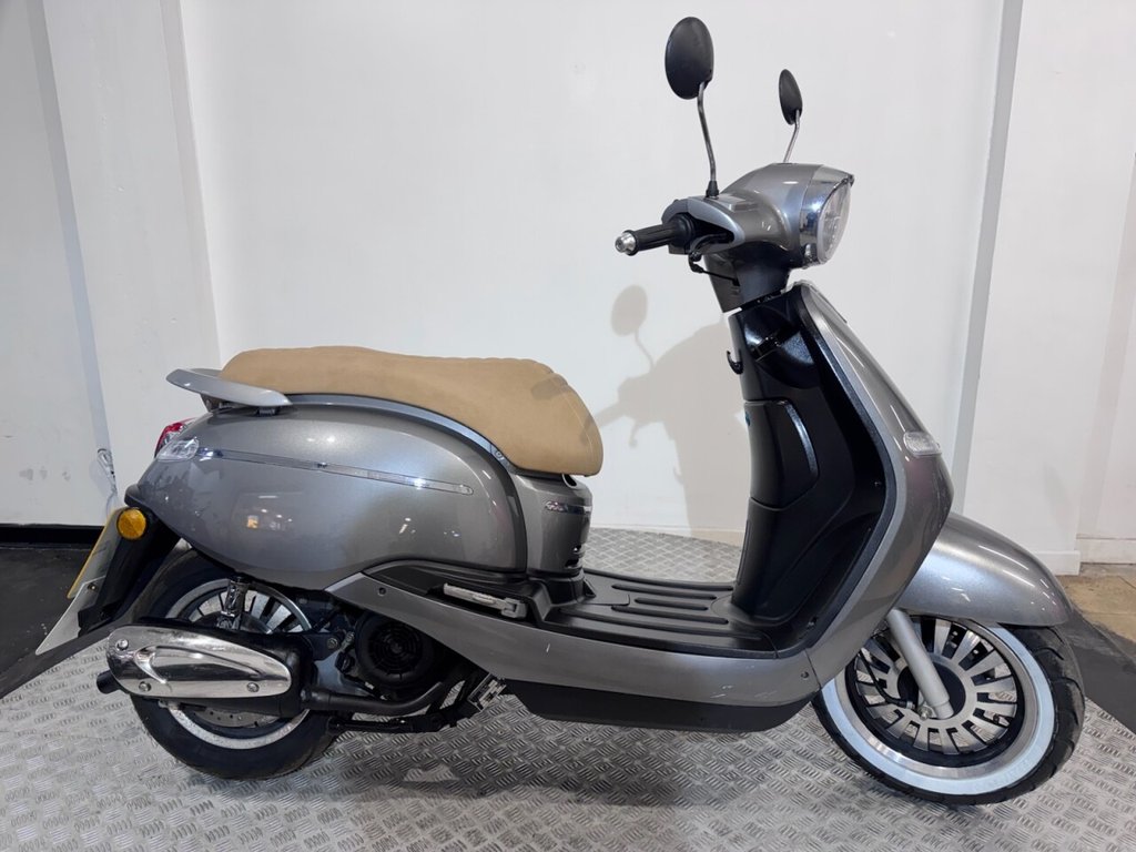 USED 2019 19 SINNIS ZN 125 T-Y TRADE BIKES AT TRADE PRICES LOW MILAGE
