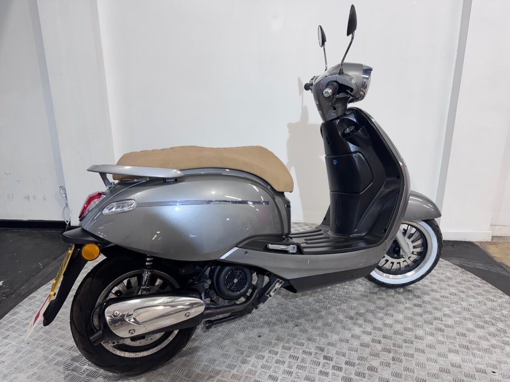 USED 2019 19 SINNIS ZN 125 T-Y TRADE BIKES AT TRADE PRICES LOW MILAGE