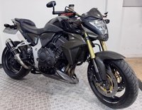 USED 2011 11 HONDA CB1000R HPI CLEAR - CARBON FIBRE EXTRAS COMES WITH NEW MOT AND WARRANTY