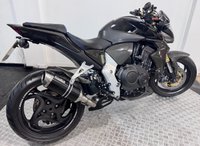 USED 2011 11 HONDA CB1000R HPI CLEAR - CARBON FIBRE EXTRAS COMES WITH NEW MOT AND WARRANTY