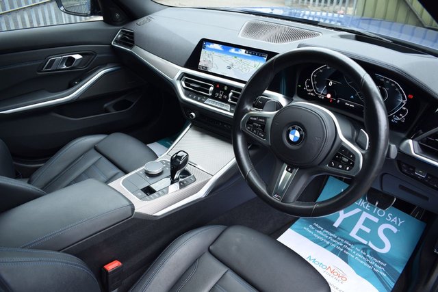 View our BMW 3 SERIES