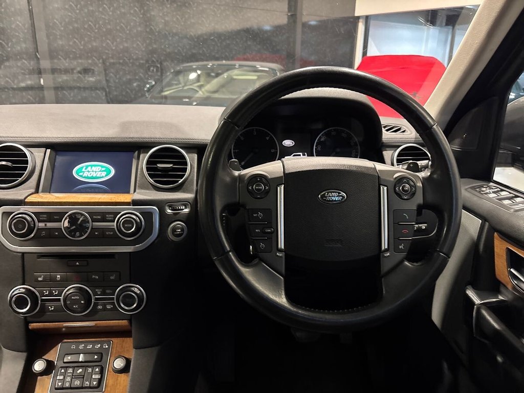 USED 2015 65 LAND ROVER DISCOVERY 4 3.0 SD V6 HSE SUV 5dr Diesel Auto 4WD Euro 6 (s/s) (256 bhp) 2 OWNERS|CAM BELT|CLEAR GLASS