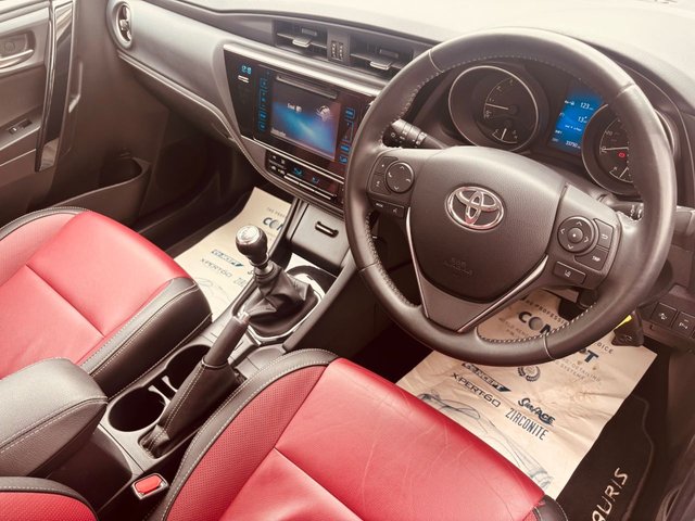 2018 TOYOTA AURIS 1.2 VVT-i Icon Hatchback - Photo 7