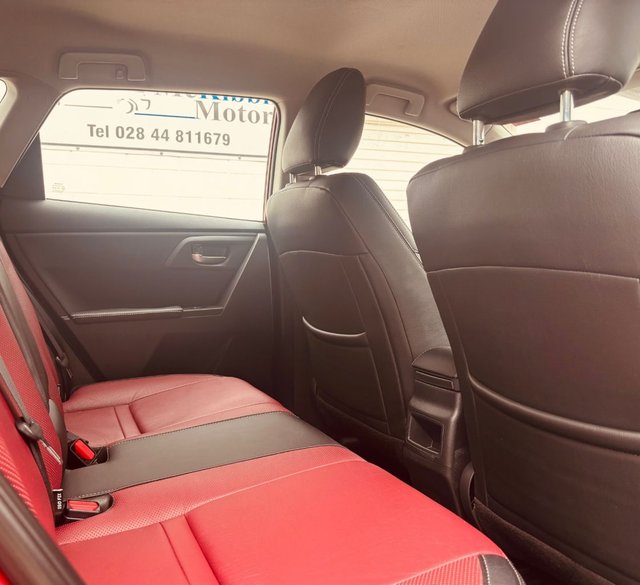 2018 TOYOTA AURIS 1.2 VVT-i Icon Hatchback - Photo 9