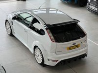 USED 2010 10 FORD FOCUS 2.5 RS Hatchback 3dr Petrol Manual (225 g/km, 301 bhp) 