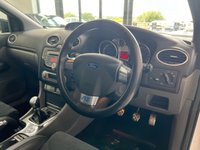 USED 2010 10 FORD FOCUS 2.5 RS Hatchback 3dr Petrol Manual (225 g/km, 301 bhp) 