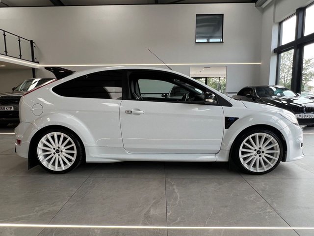 2010 FORD FOCUS 2010 2.5 RS Hatchback 3dr Petrol Manual (225 g/km, 301 bhp) - Photo 2