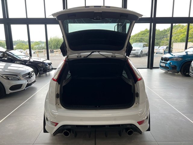 2010 FORD FOCUS 2010 2.5 RS Hatchback 3dr Petrol Manual (225 g/km, 301 bhp) - Photo 6