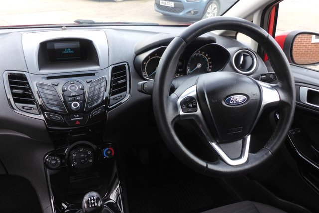 2015 FORD FIESTA - Photo 4