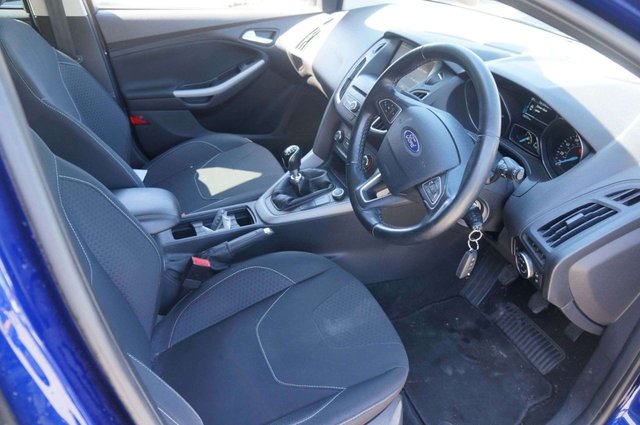 2015 FORD FOCUS 1.0T EcoBoost Zetec Hatchback 5dr Petrol Manual Euro 6 (s/s) (125 ps) - Photo 2