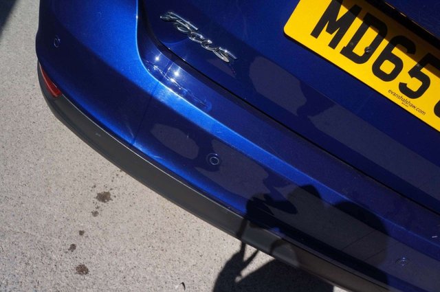 2015 FORD FOCUS 1.0T EcoBoost Zetec Hatchback 5dr Petrol Manual Euro 6 (s/s) (125 ps) - Photo 10