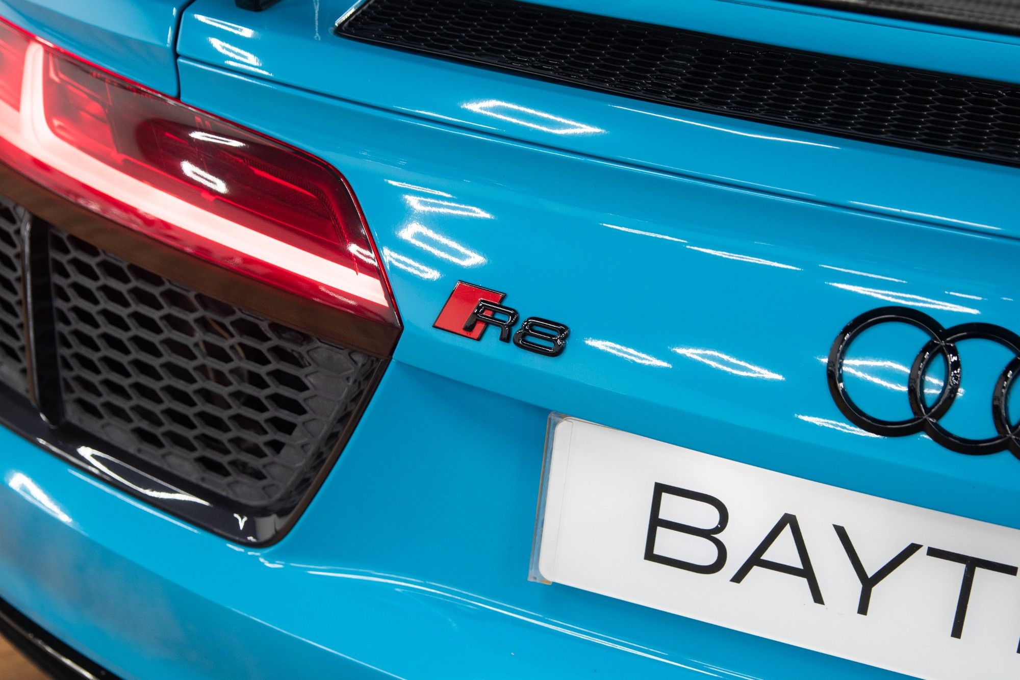 USED 2018 10 AUDI R8 5.2 FSI V10 Plus Coupe  