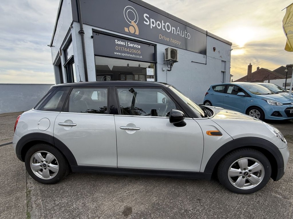 USED 2017 67 MINI HATCH 1.5 Cooper Auto Euro 6 (s/s) 5dr 2017 reg PRIVATE NUMBER INCLUD