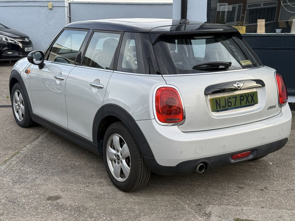 USED 2017 67 MINI HATCH 1.5 Cooper Auto Euro 6 (s/s) 5dr 2017 reg PRIVATE NUMBER INCLUD