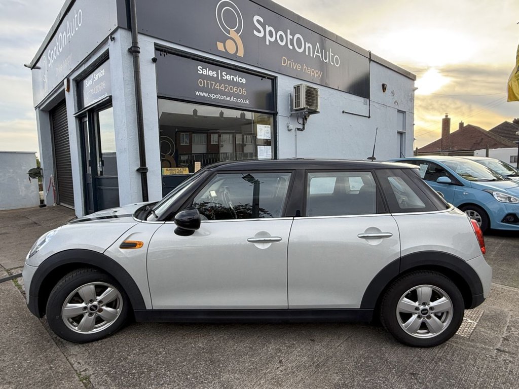 USED 2017 67 MINI HATCH 1.5 Cooper Auto Euro 6 (s/s) 5dr 2017 reg PRIVATE NUMBER INCLUD