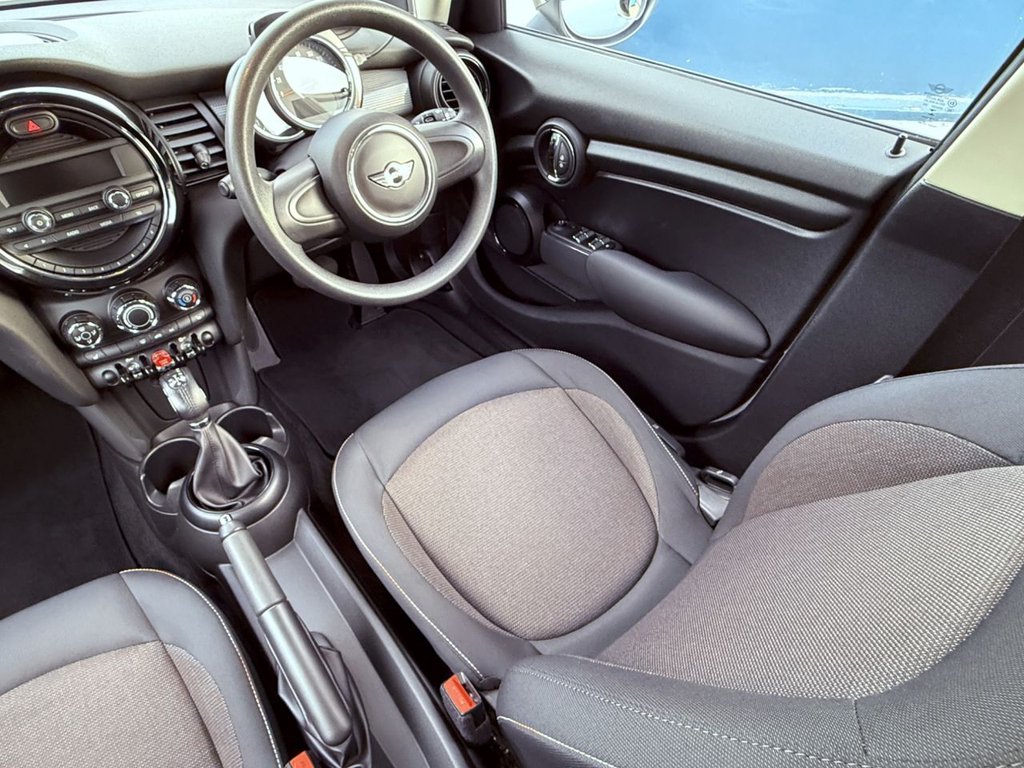 USED 2017 67 MINI HATCH 1.5 Cooper Auto Euro 6 (s/s) 5dr 2017 reg PRIVATE NUMBER INCLUD