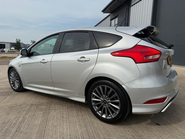 View our FORD FOCUS