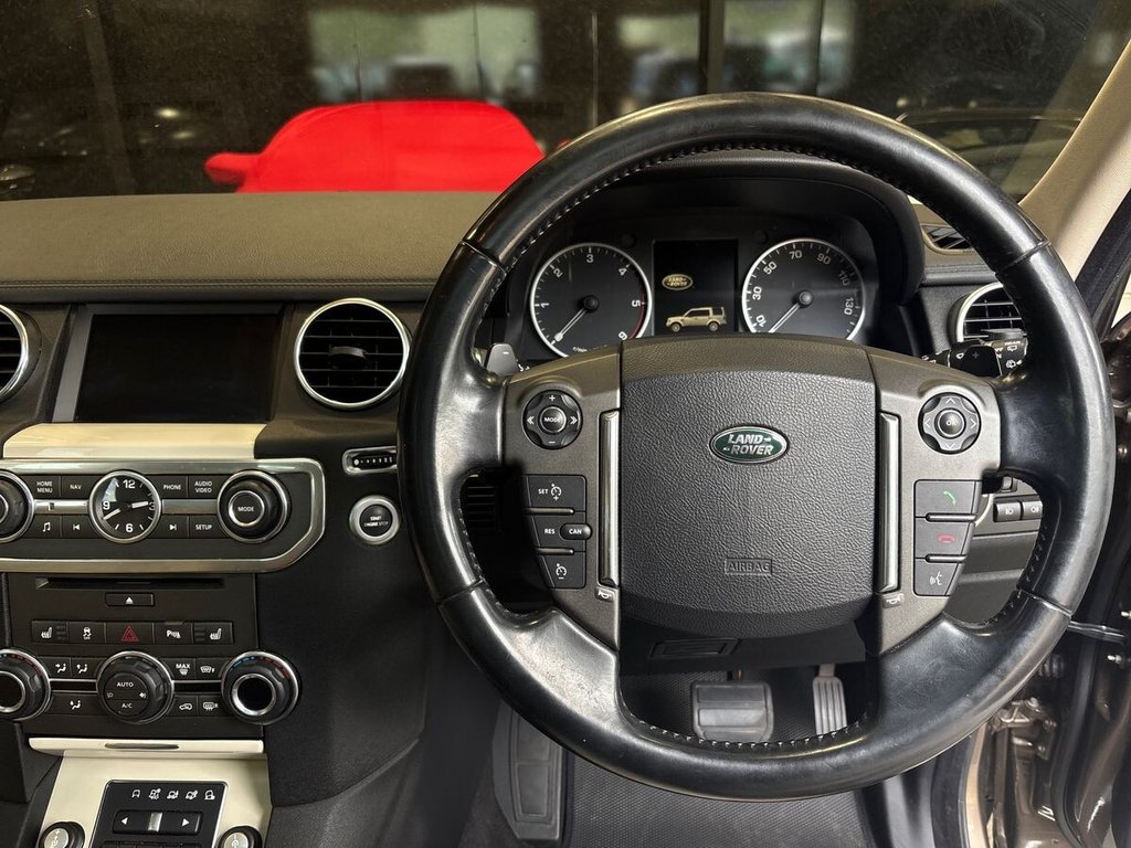 USED 2013 63 LAND ROVER DISCOVERY 4 3.0 SD V6 HSE SUV 5dr Diesel Auto 4WD Euro 5 (255 bhp) 2 OWNERS|LIGHT INTERIOR