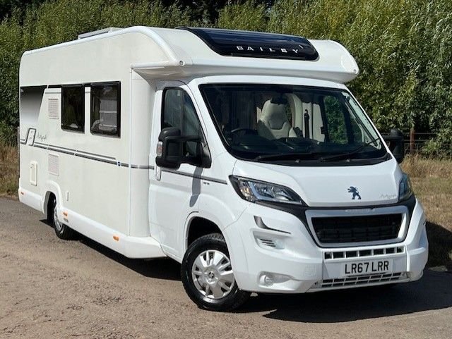 2017 67 Bailey Autograph 75-4 6spd Manual
