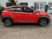 USED 2022 22 HYUNDAI KONA 1.6 h-GDi Premium SUV 5dr Petrol Hybrid DCT Euro 6 (s/s) (141 ps) SAT NAV REAR VIEW CAMERA CRUISE CONTROL PARKING SENSORS 1 OWNER SERVICE HISTORY HYUNDAI WARRANTY TILL MACH 2027