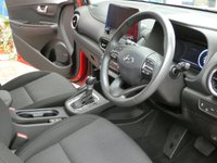 USED 2022 22 HYUNDAI KONA 1.6 h-GDi Premium SUV 5dr Petrol Hybrid DCT Euro 6 (s/s) (141 ps) SAT NAV REAR VIEW CAMERA CRUISE CONTROL PARKING SENSORS 1 OWNER SERVICE HISTORY HYUNDAI WARRANTY TILL MACH 2027
