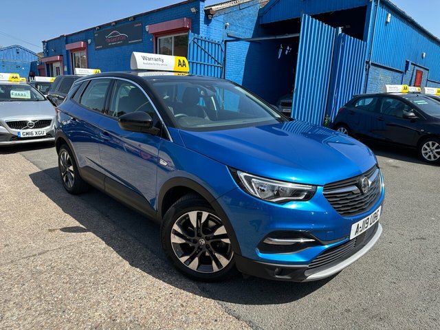 View our Vauxhall Grandland X 1.2 Turbo GPF Sport Nav SUV 5dr Petrol Manual Euro 6 (s/s) (130 ps)