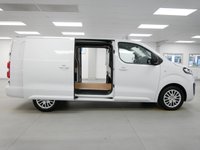 USED 2023 73 VAUXHALL VIVARO 3100 2.0 D 145 BHP L2 LONG PRO EDITION 6DR ( SAT NAV ) SAT NAV | AIR CON | 145 BHP | L2 LONG