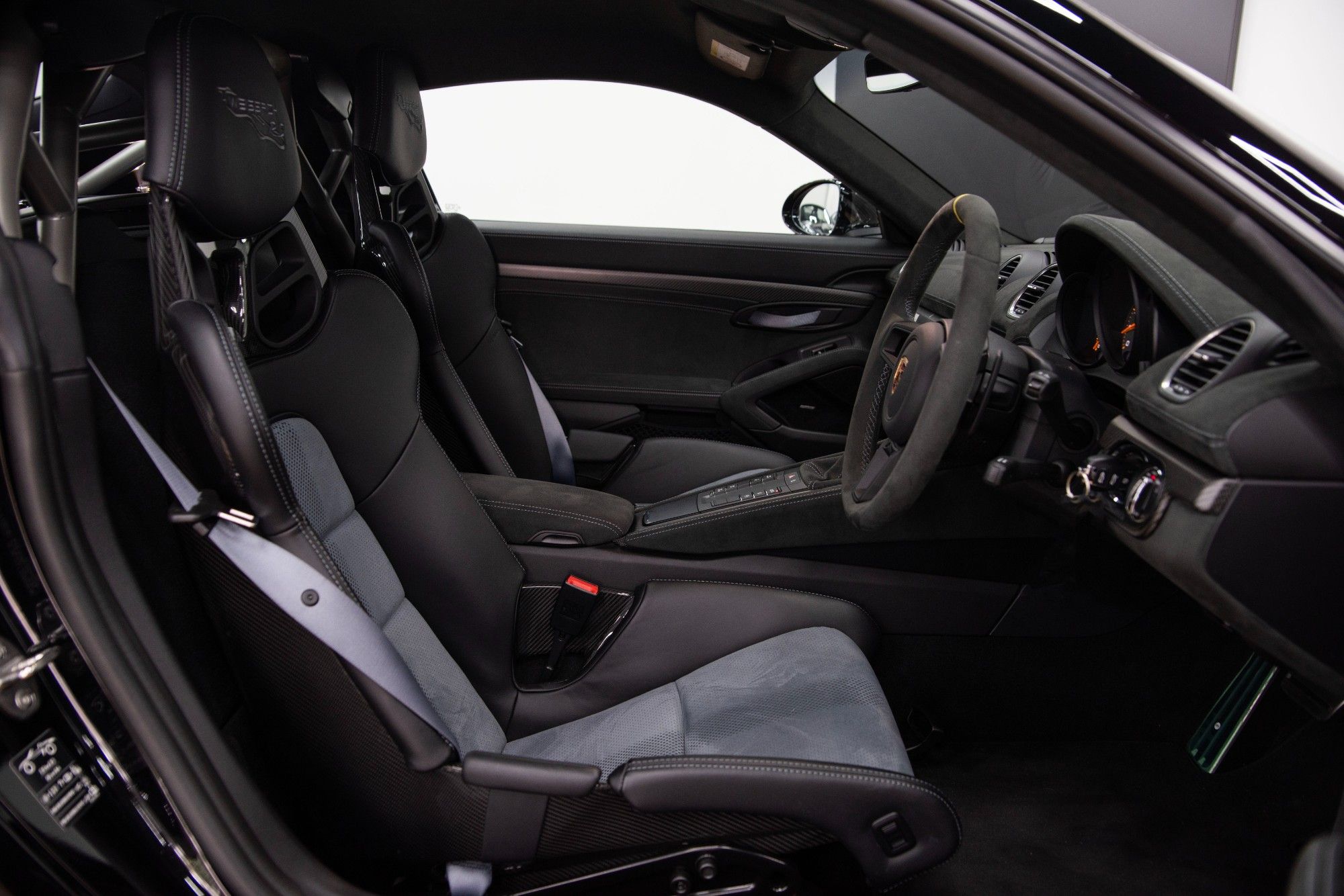 USED 2024 74 PORSCHE 718 CAYMAN 4.0 GT4 RS  