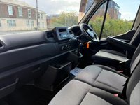USED 2022 72 RENAULT MASTER 2.3 dCi 35 Business+ Panel Van [ GLAZIERS FRAIL RACKING ] LWB Medium Roof Euro 6 (135 ps) Direct to us from lease company