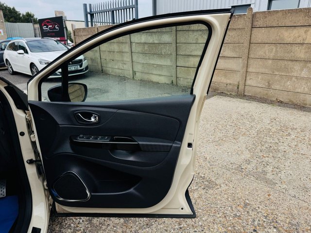 2017 Renault Captur 1.5L Signature Nav 5dr - Photo 11