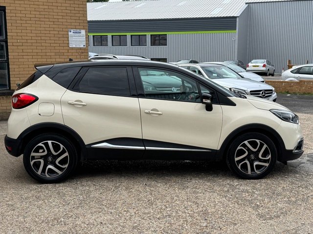 2017 Renault Captur 1.5L Signature Nav 5dr - Photo 3