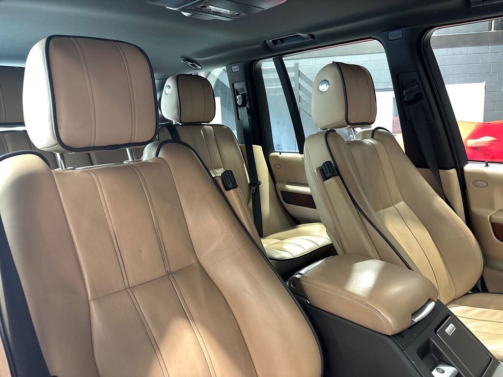 USED 2010 10 LAND ROVER RANGE ROVER 3.6 TD V8 Vogue SUV 5dr Diesel Auto 4WD Euro 4 (271 ps) CLEAR GLASS|GALWAY GREEN/TAN