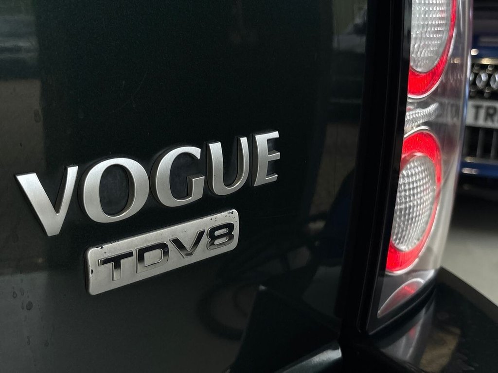 USED 2010 10 LAND ROVER RANGE ROVER 3.6 TD V8 Vogue SUV 5dr Diesel Auto 4WD Euro 4 (271 ps) CLEAR GLASS|GALWAY GREEN/TAN