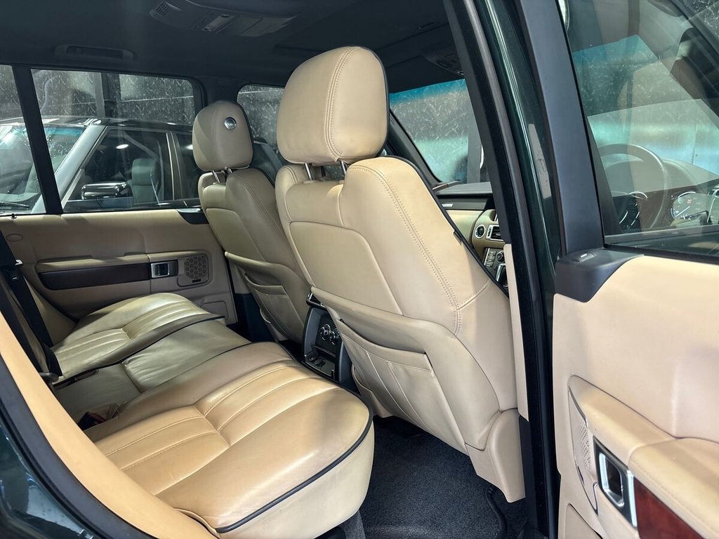 USED 2010 10 LAND ROVER RANGE ROVER 3.6 TD V8 Vogue SUV 5dr Diesel Auto 4WD Euro 4 (271 ps) CLEAR GLASS|GALWAY GREEN/TAN