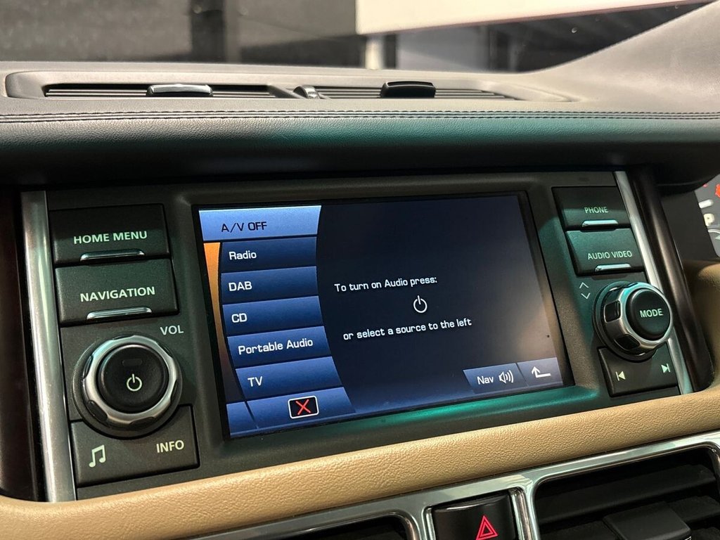 USED 2010 10 LAND ROVER RANGE ROVER 3.6 TD V8 Vogue SUV 5dr Diesel Auto 4WD Euro 4 (271 ps) CLEAR GLASS|GALWAY GREEN/TAN