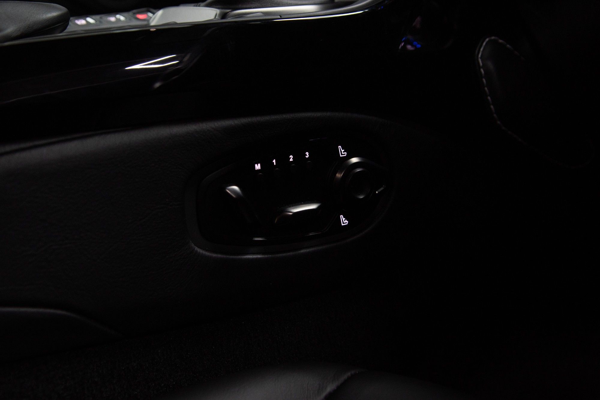 USED 2021 21 ASTON MARTIN VANTAGE 4.0 V8 Coupe 2dr Petrol Manual 