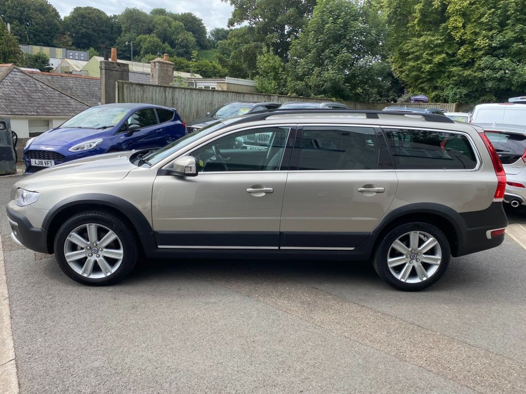 USED 2015 65 VOLVO XC70 2.4 D5 SE Lux Estate 5dr Diesel Auto AWD Euro 6 (s/s) (220 ps) 1 OWNER FULL SERVICE HISTORY