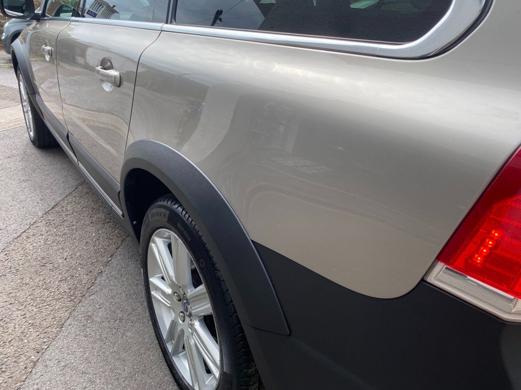 USED 2015 65 VOLVO XC70 2.4 D5 SE Lux Estate 5dr Diesel Auto AWD Euro 6 (s/s) (220 ps) 1 OWNER FULL SERVICE HISTORY