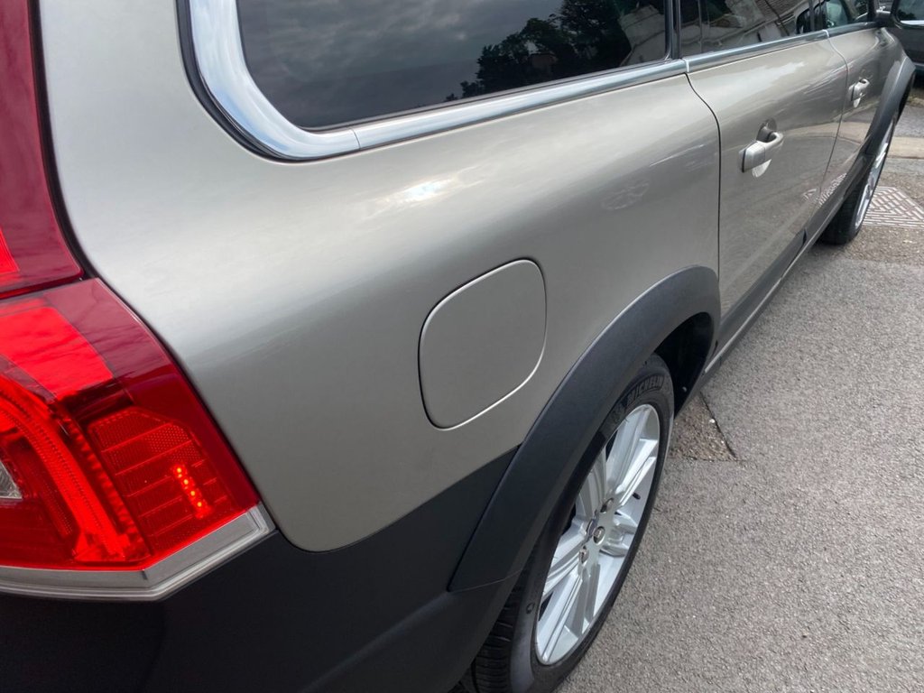 USED 2015 65 VOLVO XC70 2.4 D5 SE Lux Estate 5dr Diesel Auto AWD Euro 6 (s/s) (220 ps) 1 OWNER FULL SERVICE HISTORY