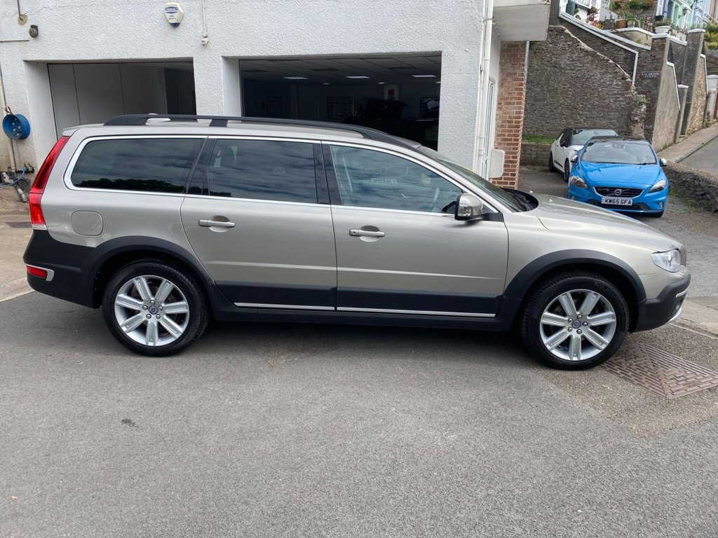 USED 2015 65 VOLVO XC70 2.4 D5 SE Lux Estate 5dr Diesel Auto AWD Euro 6 (s/s) (220 ps) 1 OWNER FULL SERVICE HISTORY