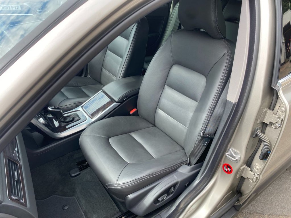 USED 2015 65 VOLVO XC70 2.4 D5 SE Lux Estate 5dr Diesel Auto AWD Euro 6 (s/s) (220 ps) 1 OWNER FULL SERVICE HISTORY
